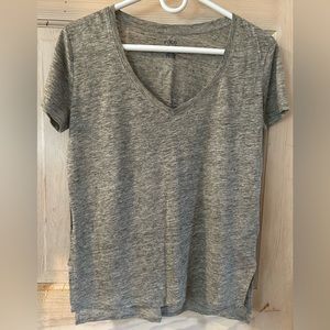 Polo by Ralph Lauren Linen V-Neck Short Sleeve Tee in Gray. Women’s XS